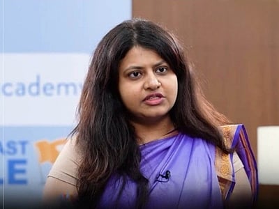 பூஜா கேத்கரின் ஐ.ஏ.எஸ். தேர்ச்சி ரத்து!